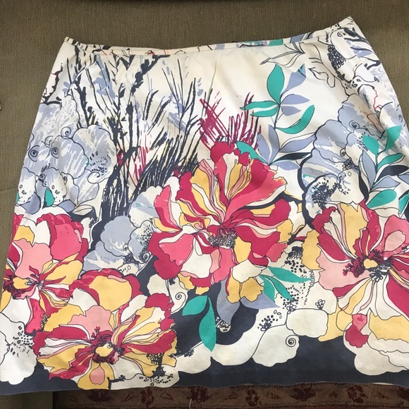 Tahari Dresses & Skirts - Ladies Colorful Skirt by Tahari  size 12 petite